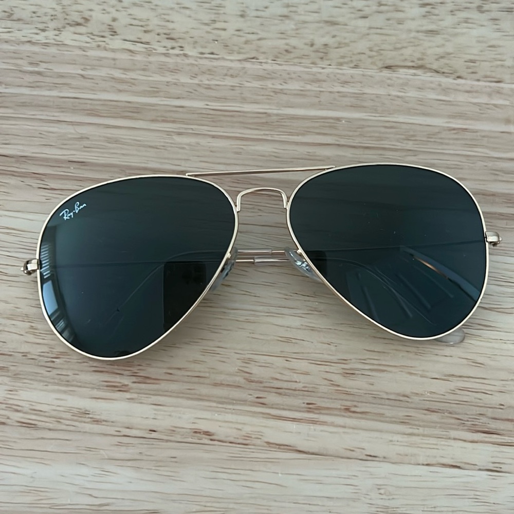 Black ray ban aviators